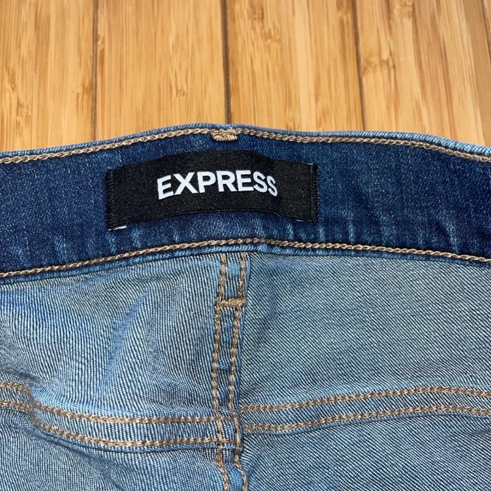 Express Cropped Bell Flare High Rise Jean - Picture 4 of 6